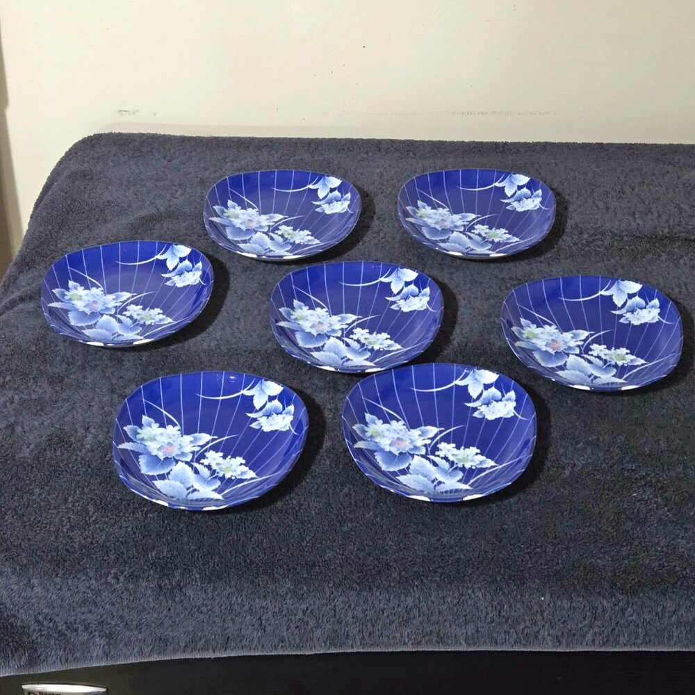 Set of 7 Japanese Blue Porcelain Clam-Shell Dishes – Hydrangea Design